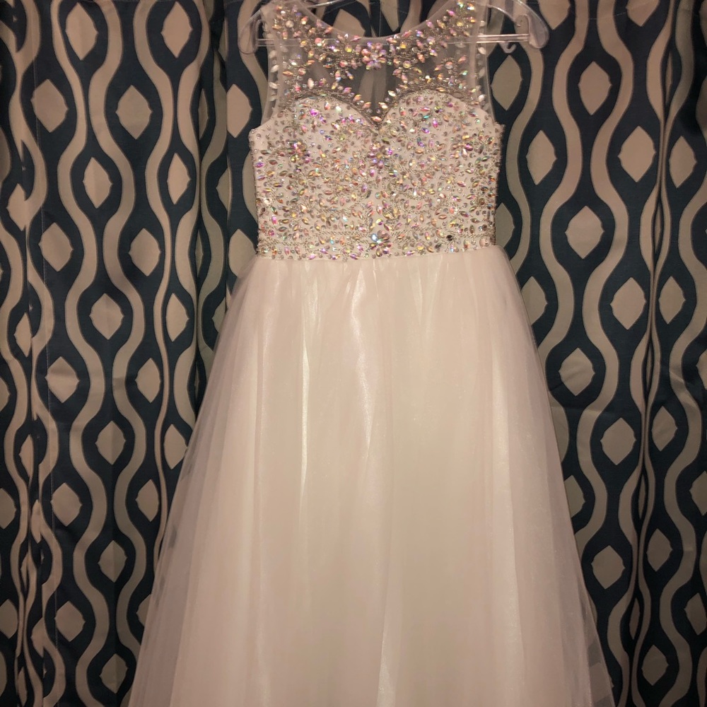 gorgeous white pageant gown 👑 💎